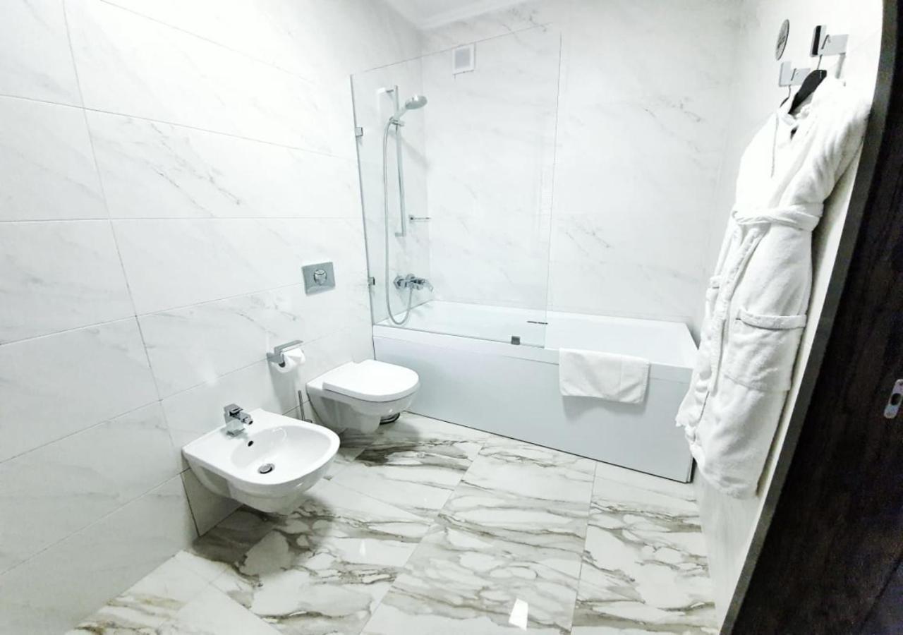 The One Hotel Astana Bagian luar foto